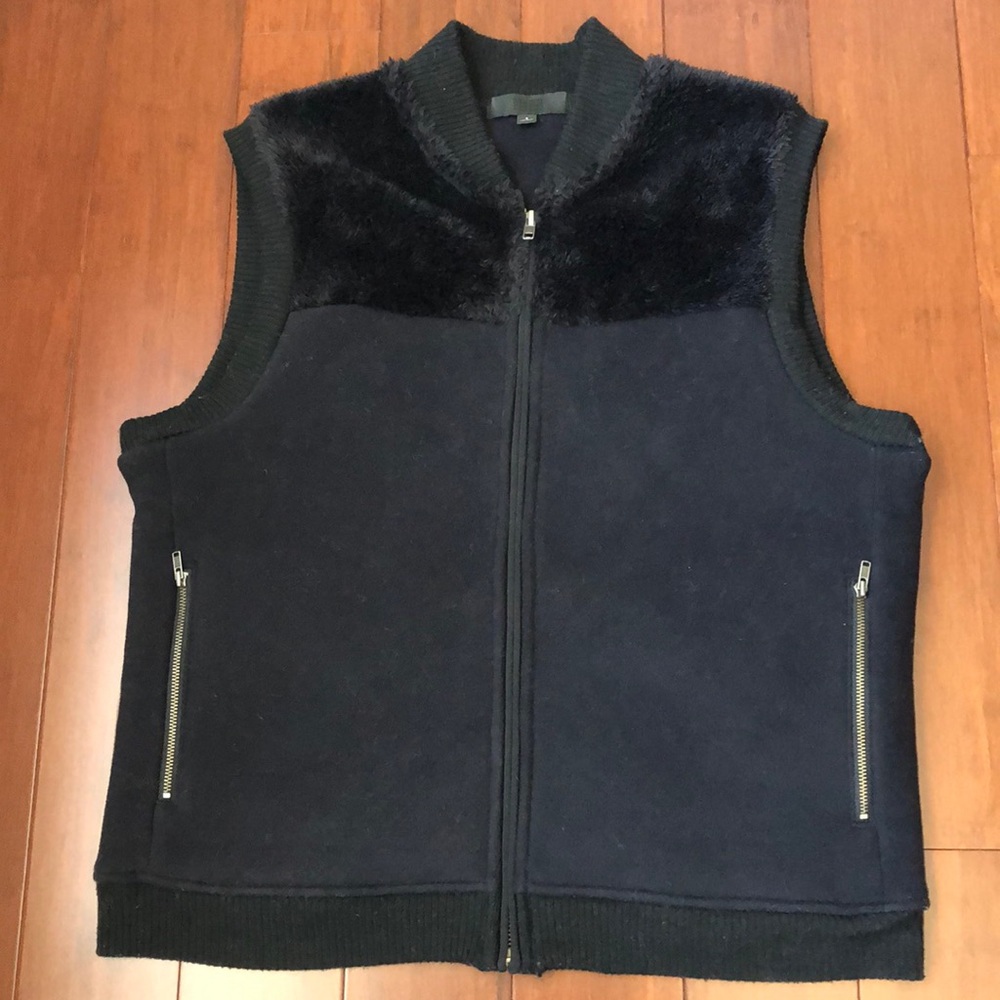 Uniqlo black vest